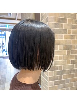 ネオリーブエム(Neolive em;) 軽めパッツンボブ☆