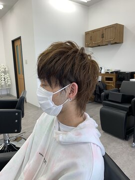 ワン(One) ローライト、インナーブラック、アッシュカラー、ツーブロック