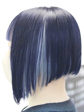 キミ(kimi) 【kimi自由が丘】インナーホワイトカラー × 前下がりボブ