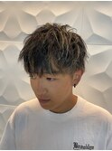 ゆるふわスパイラルパーマ×金メッシュスタイル