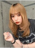 顔周りレイヤーカットグレージュカラーくびれボブベージュカラー