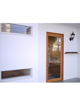 経験豊富な実力派スタイリストに生涯担当をお任せ＊ゆったりとした快適空間であなたらしい美しさを実現◎