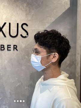 エヌドットバーバー ヒロオ(N.BARBER HIROO) ツーブロックで映えるカーリースパイラルパーマ<理容室>