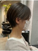 グレージュカラーx横顔美人ショート