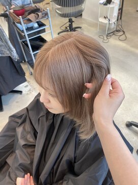 クオン 伊勢崎(QUON.) ミルクティーカラー