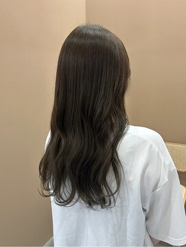 ジジ インターパーク 宇都宮(Gigi) オリーブカラー/赤み消しカラー