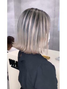 アミ(Ammi) ◆ハイライト/レイヤー/イルミナカラー/髪質改善/縮毛矯正