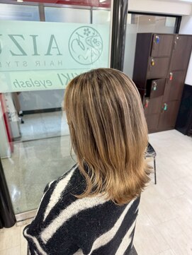 アイズ 本厚木(AIZU) バレイヤージュ シャドールーツ ミルクティー