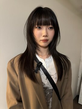 イェン(Yen.) レイヤーカットハッシュカットロングウルフカット就活カラー