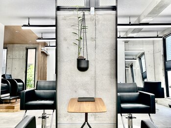 オントエンヘアー(ONTOEN.Hair)の写真/【大人女性特化型サロン】変化してくる髪質に合わせて、できる限りお肌と髪に優しいモノを厳選。