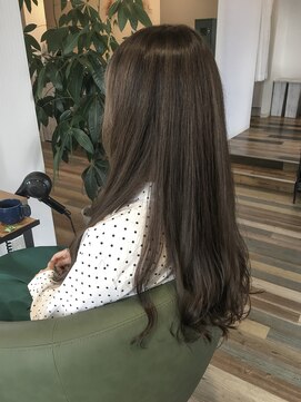 ヘアースパリゾート リアン 燕三条店(Lien) カーキグレージュ_デジスト_ストカール