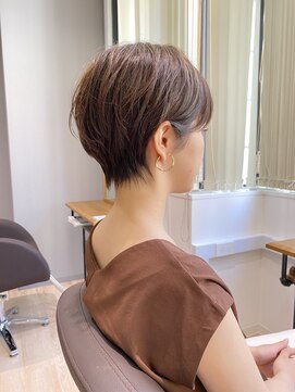 キートス(Kiitos) 襟足美人な耳かけショートボブ