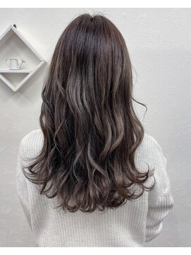 アイリスヘアー(iris hair) アッシュカラー三重富田韓国レイヤーカット顔周りレイヤーボブ