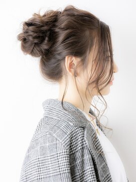 ラビスモア(Lovis moa) 魅力倍増カール/セミディ/シアーカラー/ダークアッシュ/姫カット