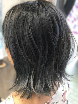 トレフル 東岸和田店(Trefle) 20代30代40代大人可愛い外ハネアッシュグレージュ肩ライン耳掛け