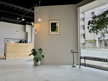 【明るく雰囲気の良い店内】に気分上がる！自然光の入るおしゃれな空間♪