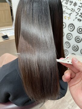 コワファーストナガサキシャンプーボーイ(COIFF1RST NAGASAKI SHAMPOO BOY) 髪質改善縮毛矯正