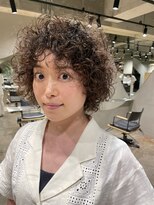 ビビト(bibito)&nbsp;bibito キューバヘア　ネオソバージュ  くるくるパーマスタイル