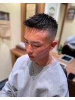 フォーコーナーズ(Four Corners)&nbsp;スキンフェードツーブロック刈り上げジェットモヒカンマンバン