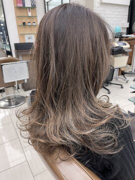 レリンク バイ コッミナム(LeLink by COMiNUM) ハイライトのベージュブラウン