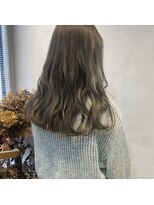 ミント(mint) 【夏はハイトーン*ワンブリーチで淡いオリーブベージュ】