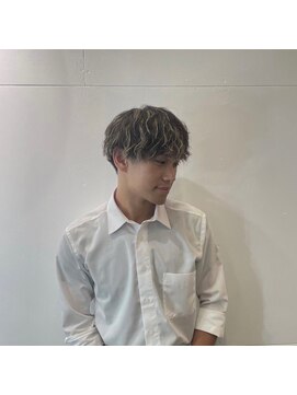 キング 枚方店(K!ng) 縮毛矯正髪質改善ハイライトレイヤーカット枚方美容室エクステ