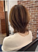 ピンクベージュレイヤーボブニュアンスカラー外ハネボブショート