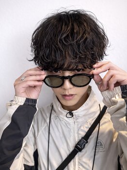 ピチカート(pizzicato)の写真/話題のピンパーマで叶う再現性抜群の大人の毛流れフェザーパーマ。あなたのなりたいが必ず叶います。