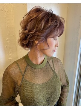 オウン(AUN) 動きたっぷりアップ