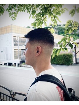 エルハウス(L house...) 【メンズ専門/理容室 】スキンフェード アップバング 束感