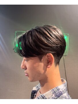 スキル(SKILL) センターパート/ニュアンスパーマ/メンズ縮毛矯正/パーマ落とし