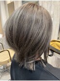 大人かわいいレイヤーカット×ハイライト/グレーベージュ系