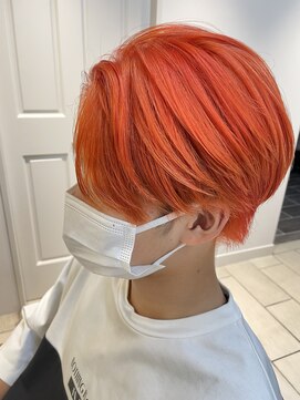 テトラ バイ ネオリーブ 横浜西口店(tetra by neolive) 横浜★センターパートのオレンジ