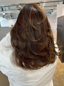 メリー オオサカ(Merly Osaka) butterfly layer cut