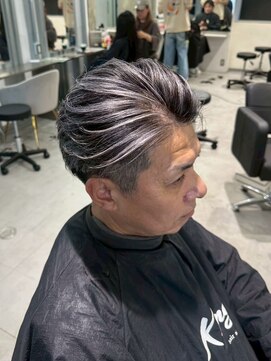 メンズサロン キング 枚方店(Men’s salon K!ng) フェザーショートアップバングセンターパートメンズハイライト