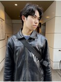 毛流れハンサムショートセンターパートメンズ黒髪爽やか