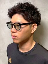 ディスイズバーバーサード(THIS IS BARBER 3rd) ショートパーマ メンズパーマ 刈り上げ ツーブロック 黒髪