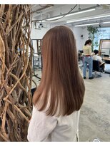 ソーソー(SoSo)&nbsp;中明度で作るミルクティーカラーハッシュカット