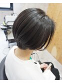 チリつきを抑えてツヤと丸みを両立させたハーフ縮毛カット