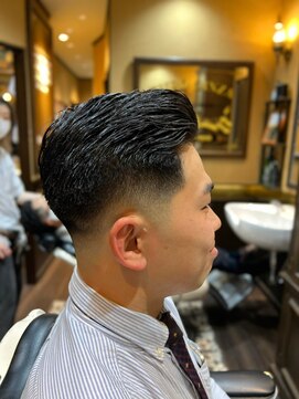 ヒロギンザ 青山店(HIRO GINZA) スキンフェードポンパドールスタイル