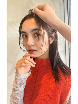 クリーム(CREAM) センターパートミディアム