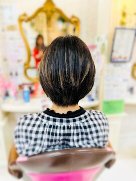 美容室 ティンカーベル ショートヘア