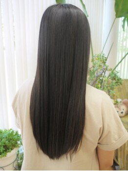 イツミヘアーループ(itsumi)の写真/毛先まで自由自在♪クセを伸ばして艶感もたっぷり☆いつまでも触っていたくなるうる艶髪へ導きます♪