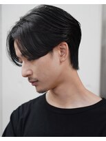 センターパートニュアンスパーマガイルヘアコンマヘア黒髪