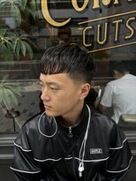 フォーコーナーズ(Four Corners) クロップスタイル/スキンフェード/バーバー/刈り上げ