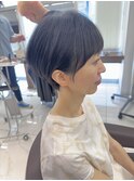 黒髪でも大人かわいい耳掛けマッシュショート