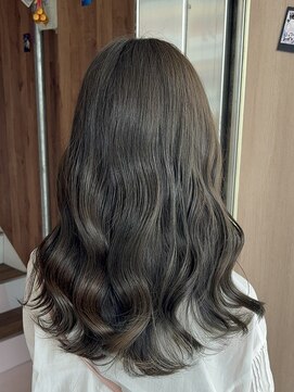 アヴァンス 天王寺店(AVANCE.) くすみオリーブベージュ☆