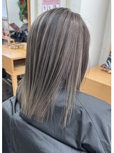 サラ HAIR&MAKE SALA 相模大塚店&nbsp;白髪ぼかしハイライト　シャドウルーツ