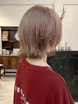 レイヤーボブ×ベージュカラー