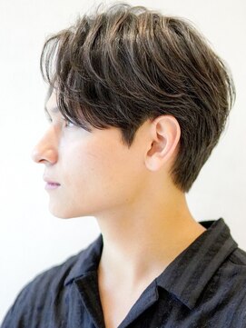 ヨリ トウキョウ(yori Tokyo) 似合わせカット30代40代50センターパート刈り上げマッシュ